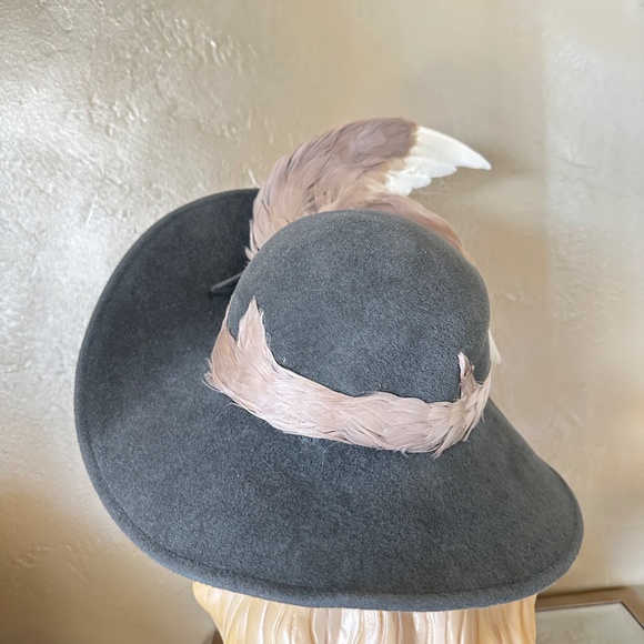 ONE OF A KIND JACK MCCONNELL WIDE BRIM GRAY FELT HAT + LARGE FEATHER WINGS - Picture 7 of 14